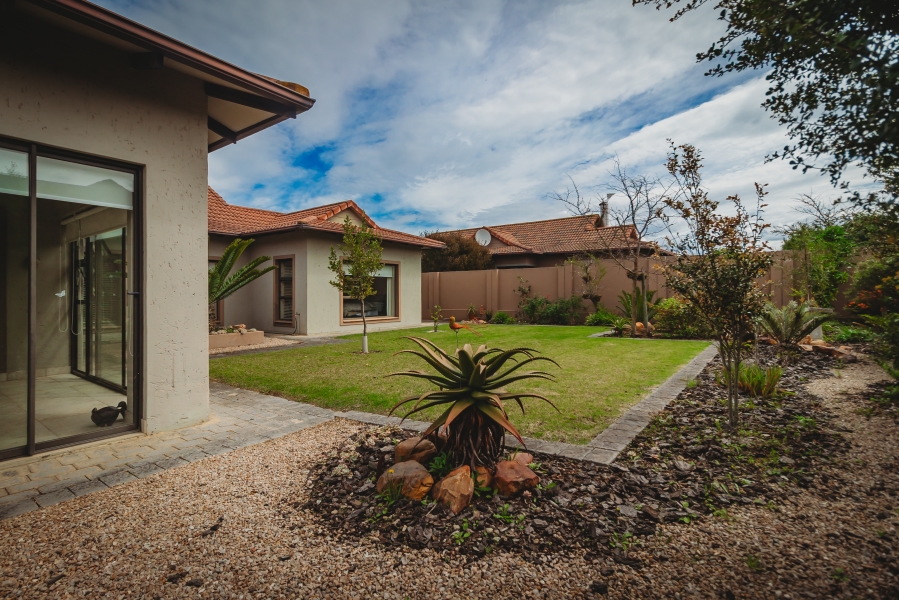 3 Bedroom Property for Sale in Earls Court Lifestyle Estate Western Cape